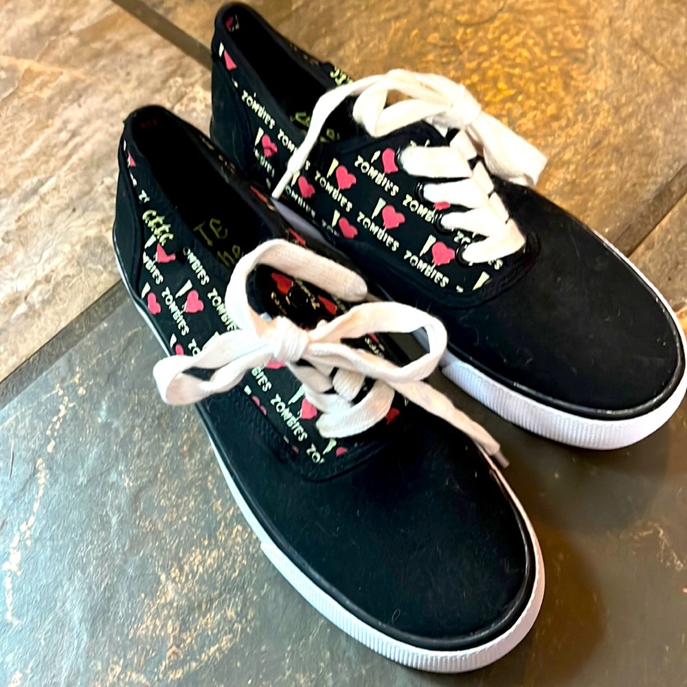 Cute to the Core i love zombie shoes